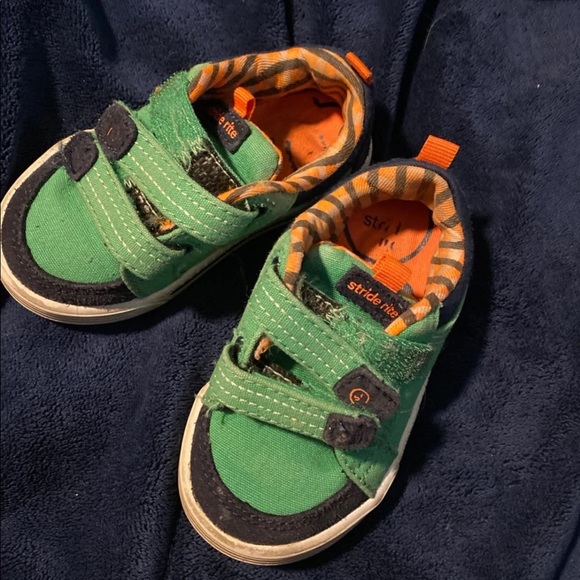 Toddler Shoe Lot with 7 pairs - Picture 8 of 8